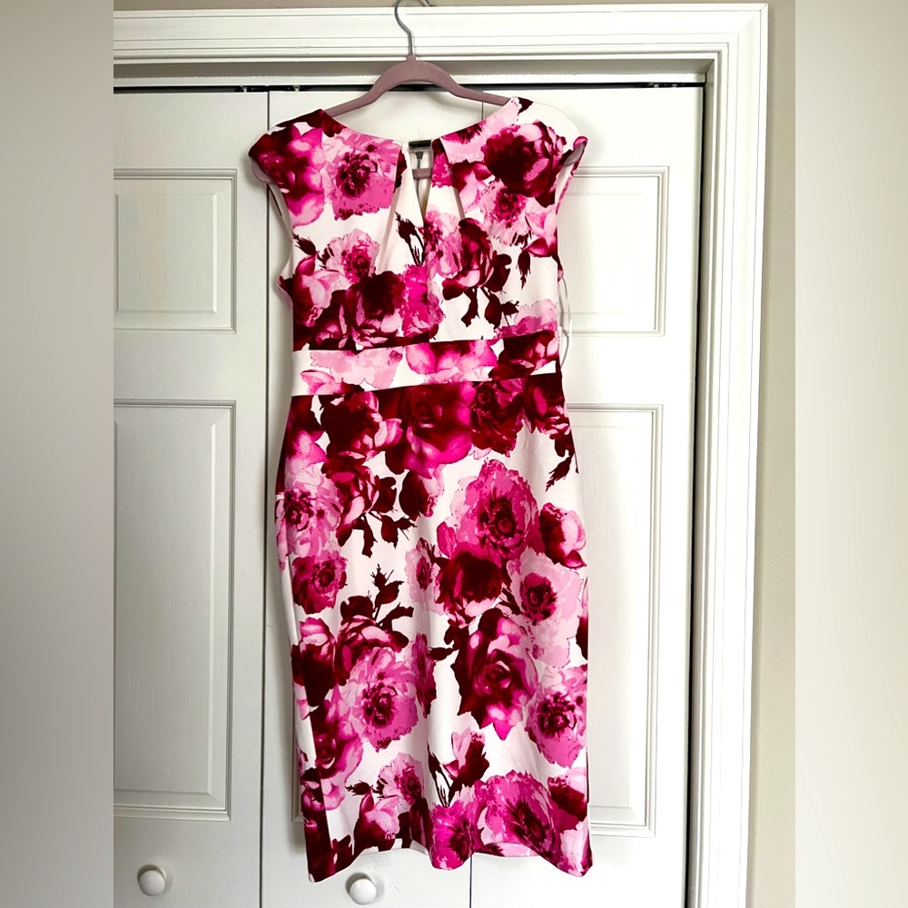 Gabby Skye NWT | Sleeveless Floral Print White Pink. Sz 10 Women’s - Beautiful!